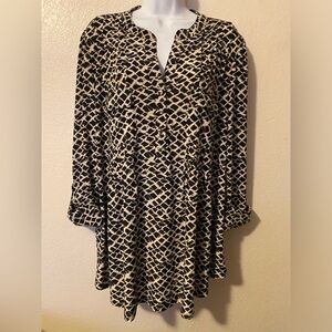 Cocomo woman top black and beige size 2x quarter sleeves silver tone buttons